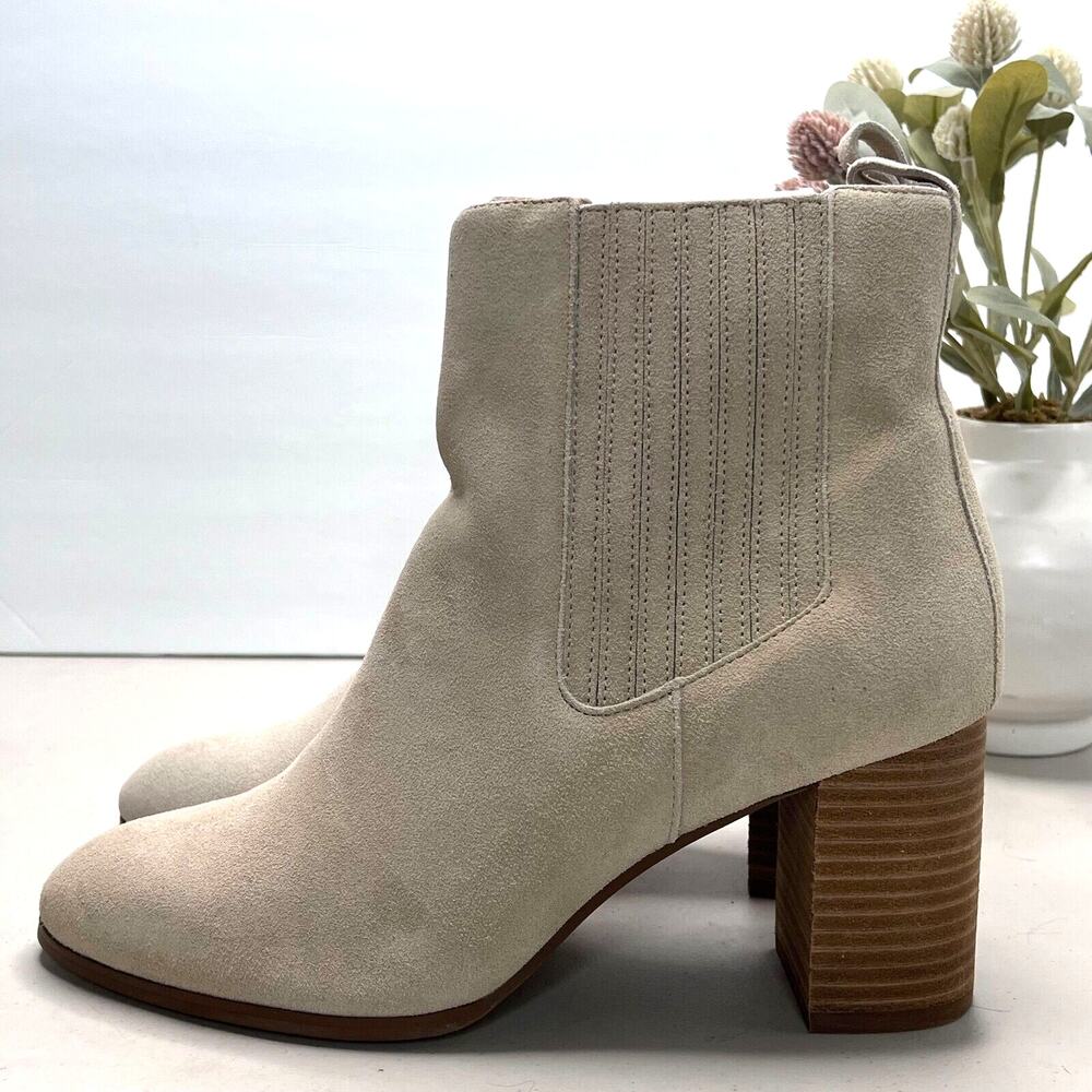 Violet & Red Meaghan Heeled Suede Bootie Off-White Side Zipper Women's 10 NWOB